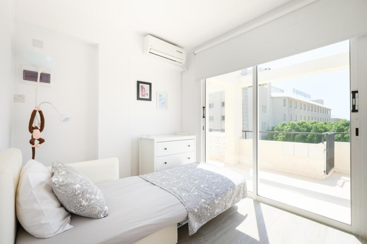 Seaview 3 Bedroom Kings Road Penthouse Paphos Eksteriør billede