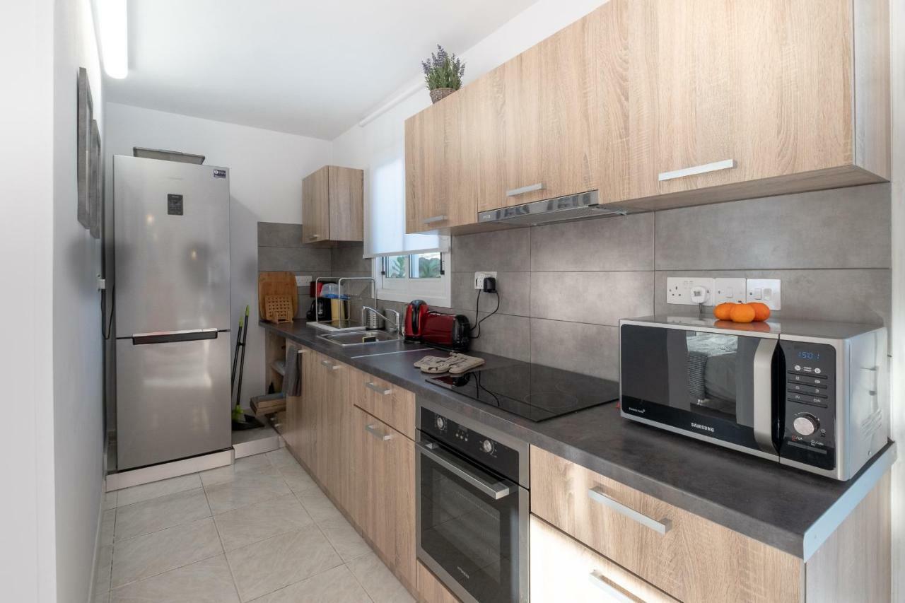 Seaview 3 Bedroom Kings Road Penthouse Paphos Eksteriør billede