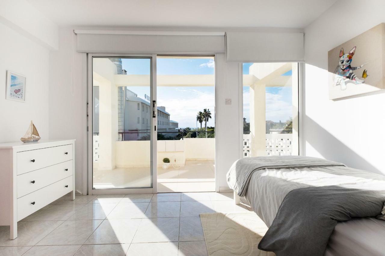 Seaview 3 Bedroom Kings Road Penthouse Paphos Eksteriør billede