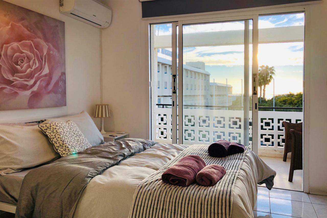 Seaview 3 Bedroom Kings Road Penthouse Paphos Eksteriør billede